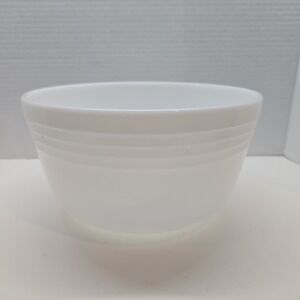 Hamilton Beach PYREX Vintage White Milk Glass Mixing Bowl 9" Wide USA‎ Made